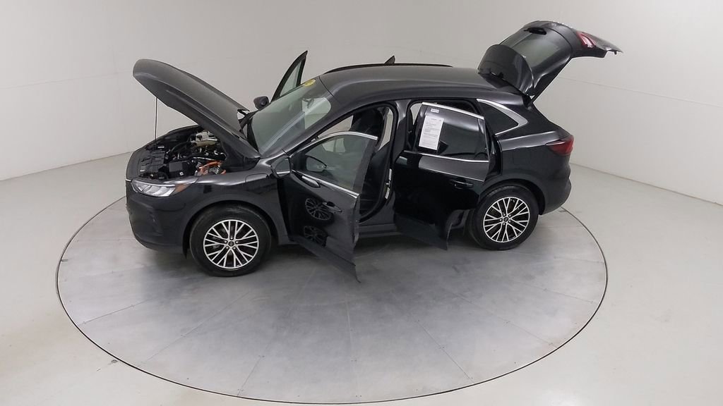 Certified 2025 Ford Escape SE w/ Class II Trailer Tow Package FWD image 52
