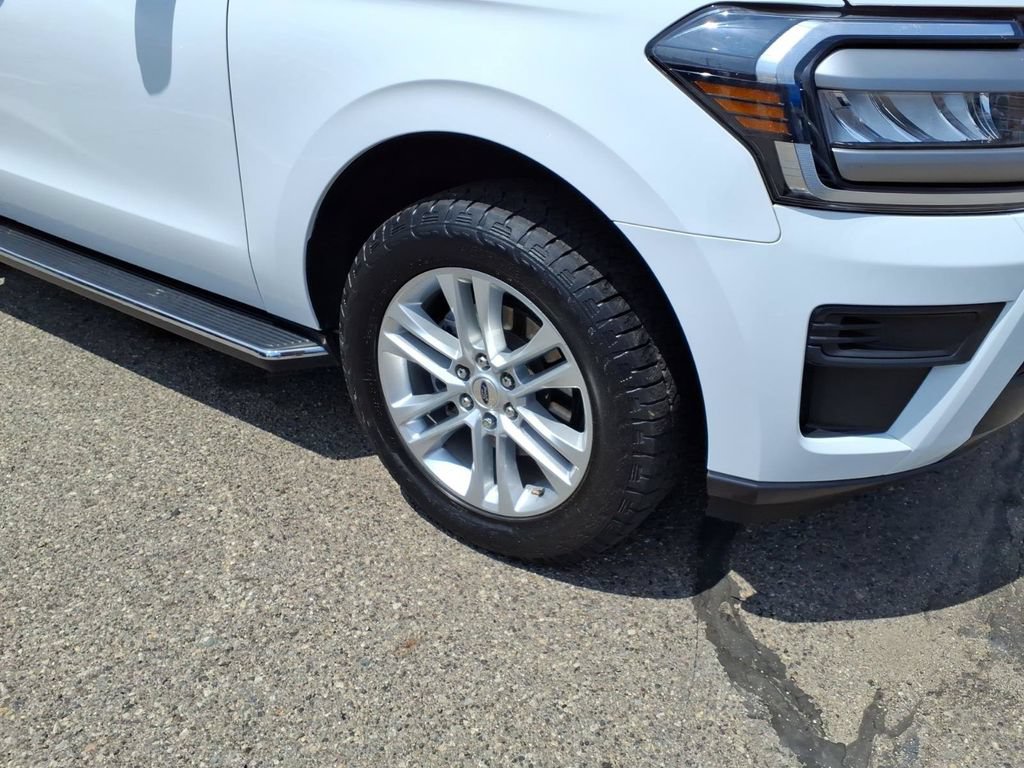 Certified 2023 Ford Expedition XLT AWD/4WD image 5