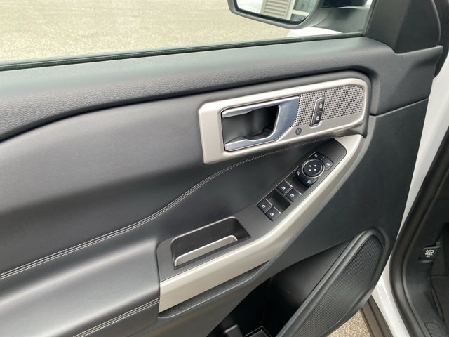 Certified 2024 Ford Explorer XLT w/ Equipment Group 202A AWD/4WD image 11