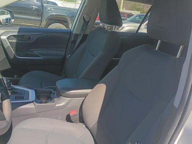 Used 2021 Toyota RAV4 LE image 22