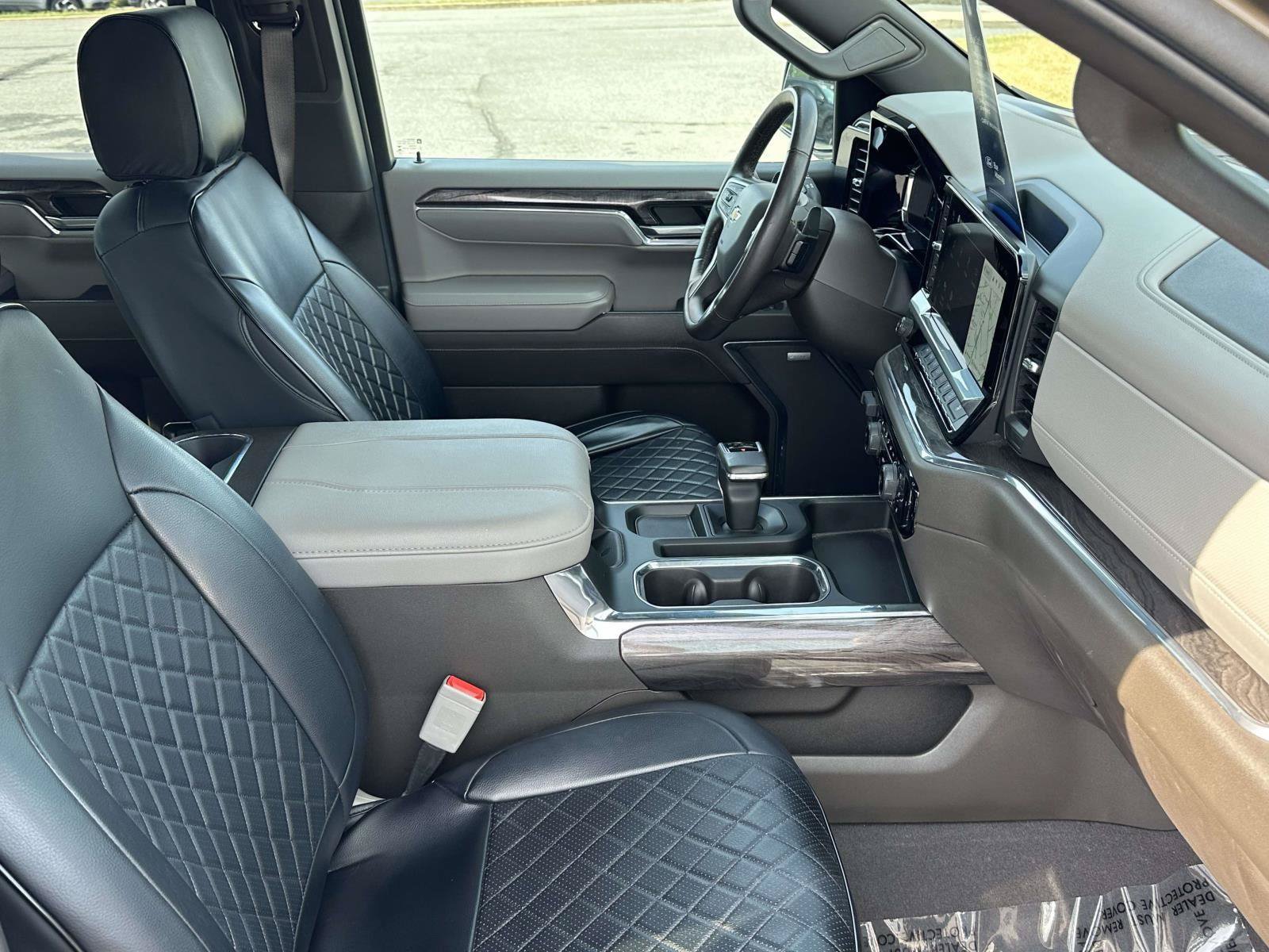 Used 2023 Chevrolet Silverado 1500 LTZ AWD/4WD image 9