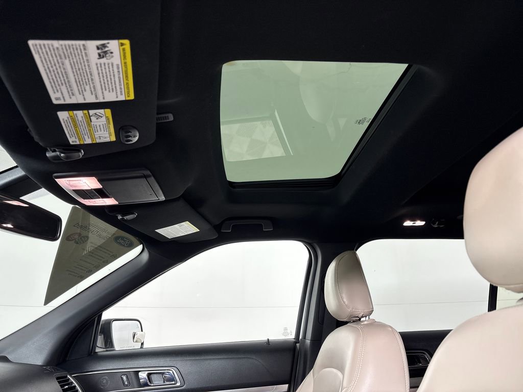 Certified 2019 Ford Explorer XLT w/ Equipment Group 202A AWD/4WD image 35