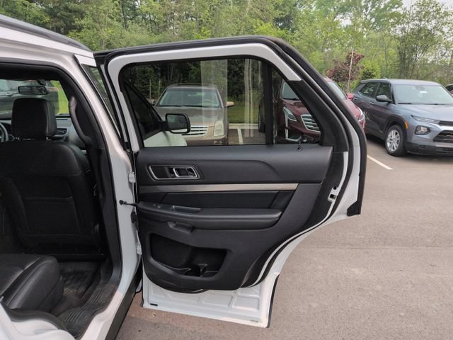 Certified 2018 Ford Explorer XLT w/ Equipment Group 202A AWD/4WD image 16
