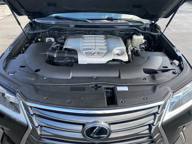 Used 2017 Lexus LX 570 4WD w/ Luxury Package image 18