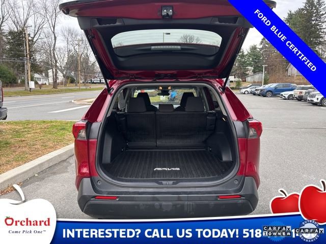 Used 2021 Toyota RAV4 LE image 9