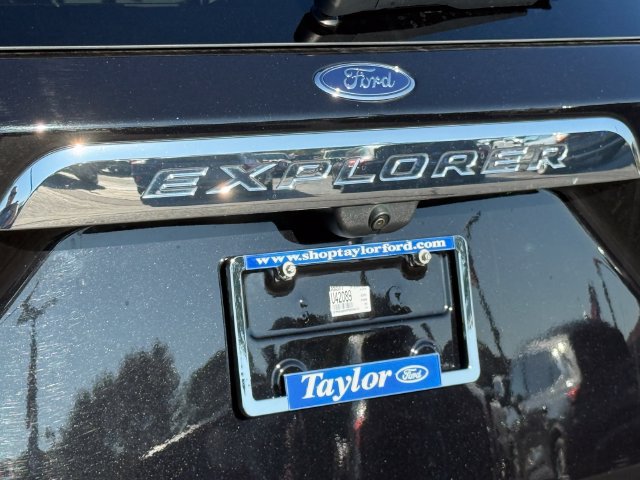 Certified 2023 Ford Explorer XLT w/ Equipment Group 202A AWD/4WD image 30