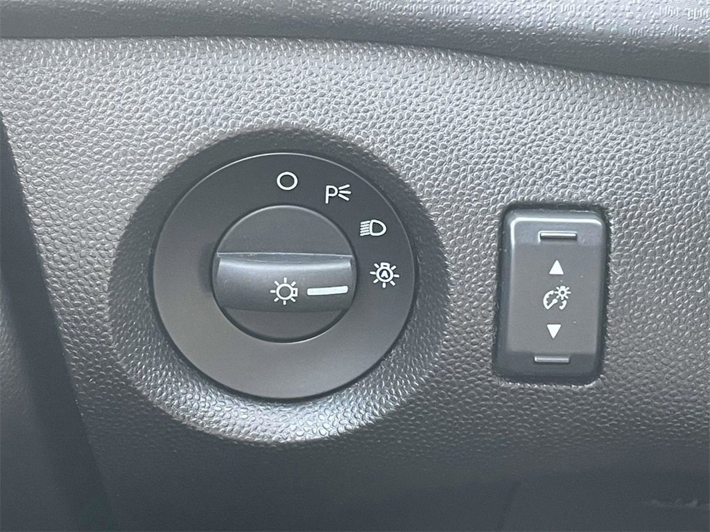 Certified 2018 Ford Fiesta SE image 27