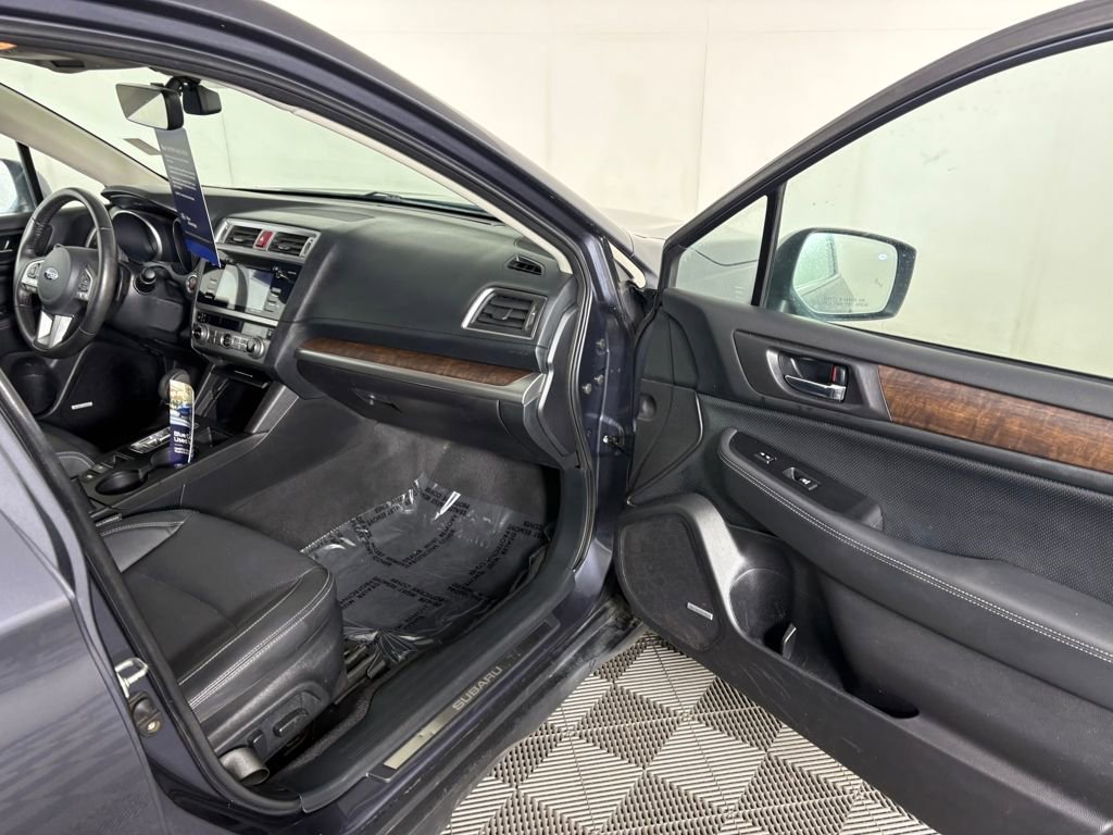 Used 2017 Subaru Outback 3.6R Limited image 34