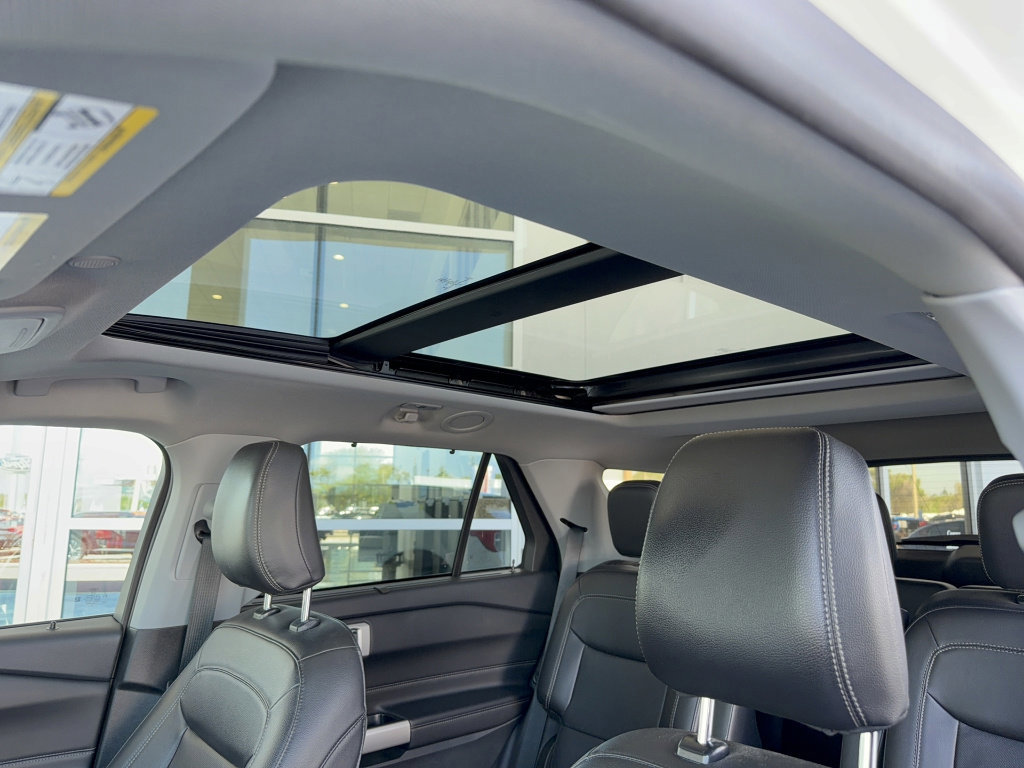 Certified 2023 Ford Explorer Limited w/ Limited Technology Package image 29