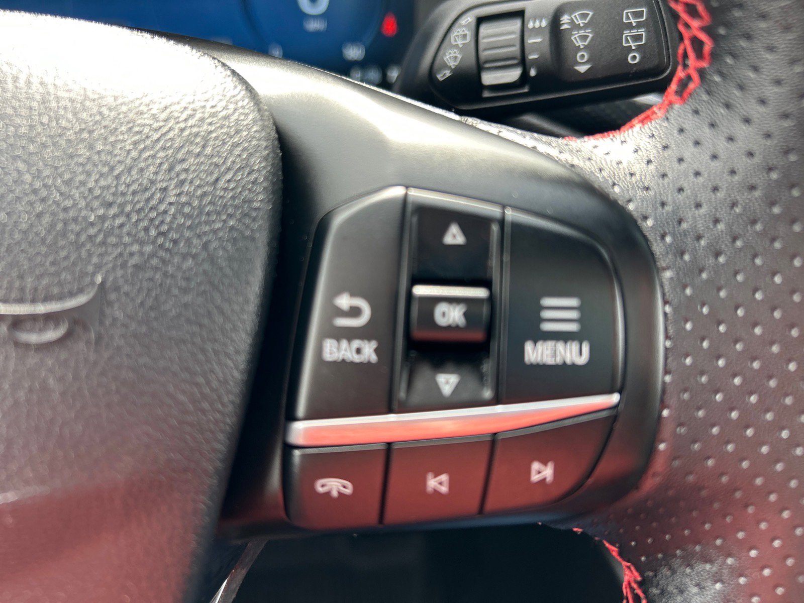 Certified 2024 Ford Escape ST-Line Select w/ Tech Pack #2 image 27