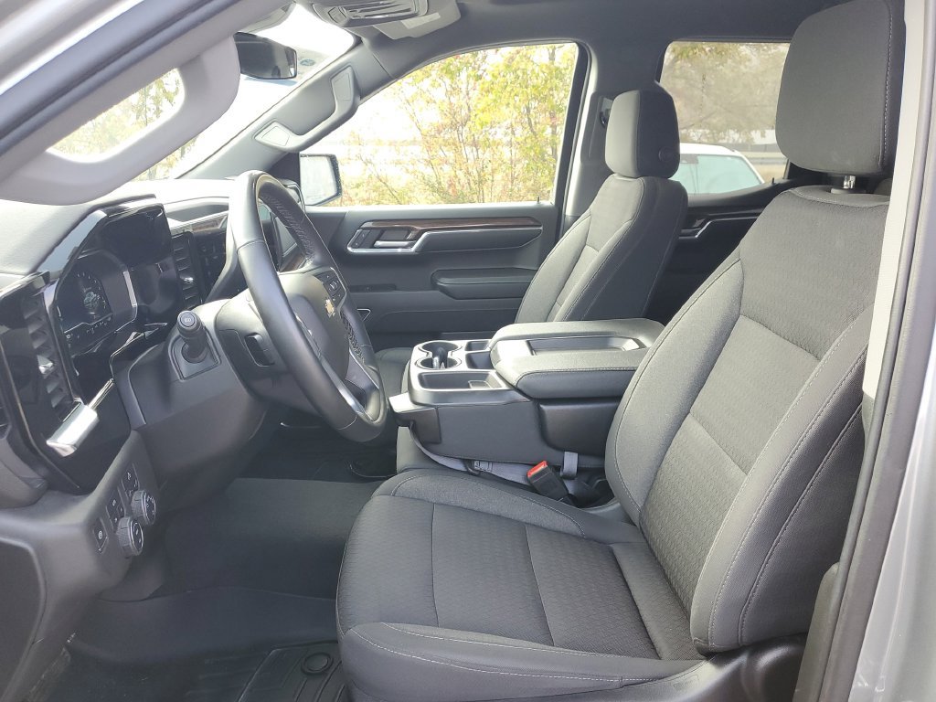 Used 2023 Chevrolet Silverado 1500 LT AWD/4WD image 11