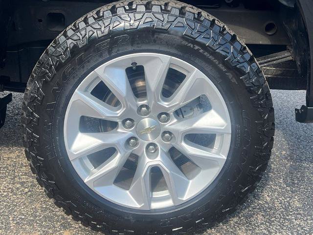 Used 2022 Chevrolet Silverado 1500 Custom AWD/4WD image 7