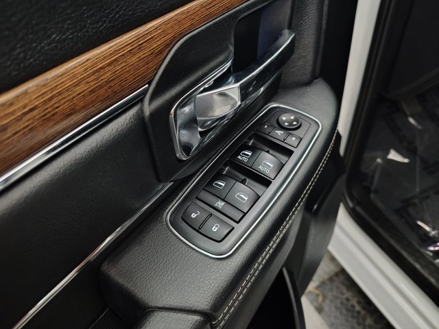 Used 2017 RAM 1500 Laramie w/ Convenience Group AWD/4WD image 22
