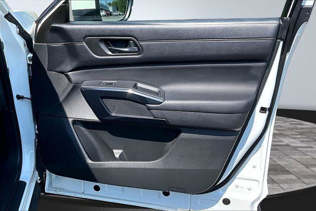 Used 2024 Nissan Pathfinder SV FWD image 24