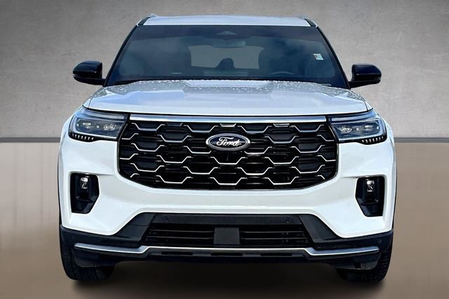 Certified 2025 Ford Explorer Platinum w/ Ultimate Package AWD/4WD image 3