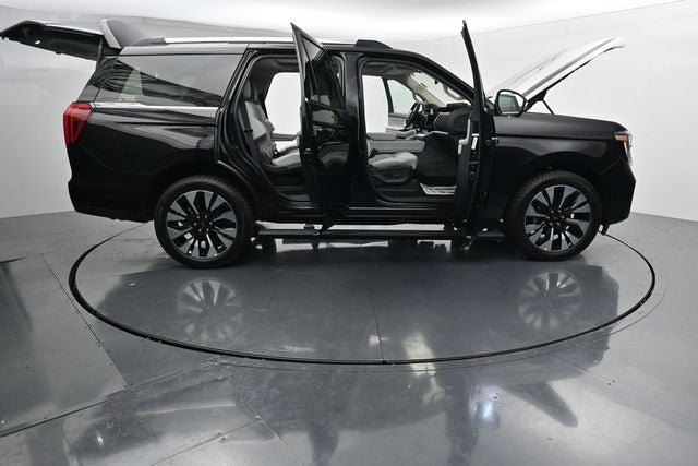 Certified 2025 Ford Expedition Platinum w/ Driver's Package AWD/4WD image 38