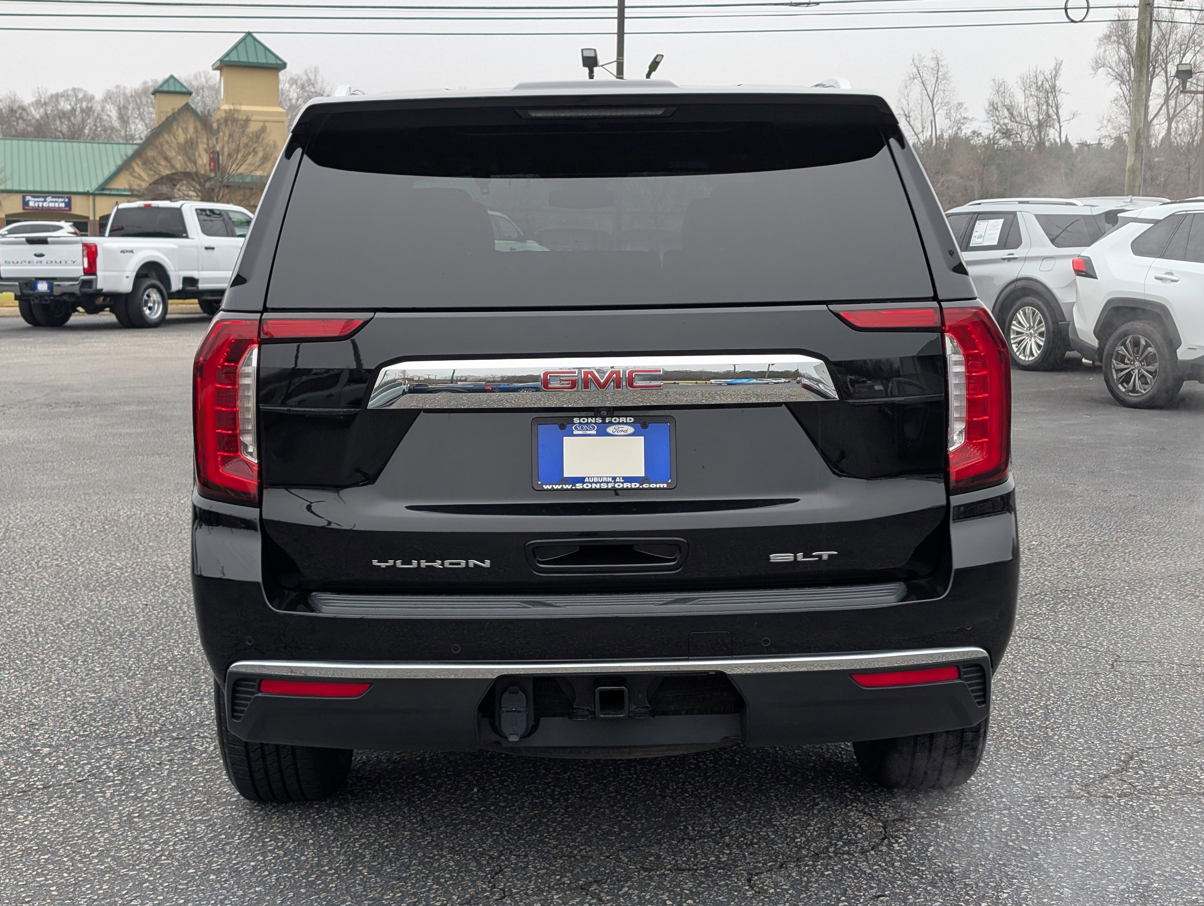 Used 2023 GMC Yukon SLT image 4