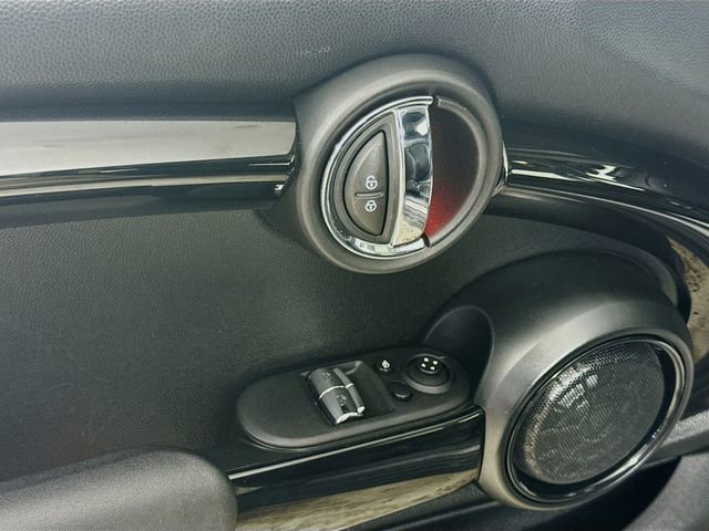 Used 2019 MINI Cooper S w/ Premium Package image 17