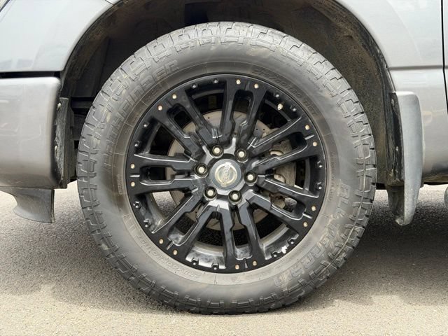 Used 2018 Nissan Titan SV w/ SV Convenience Package AWD/4WD image 9