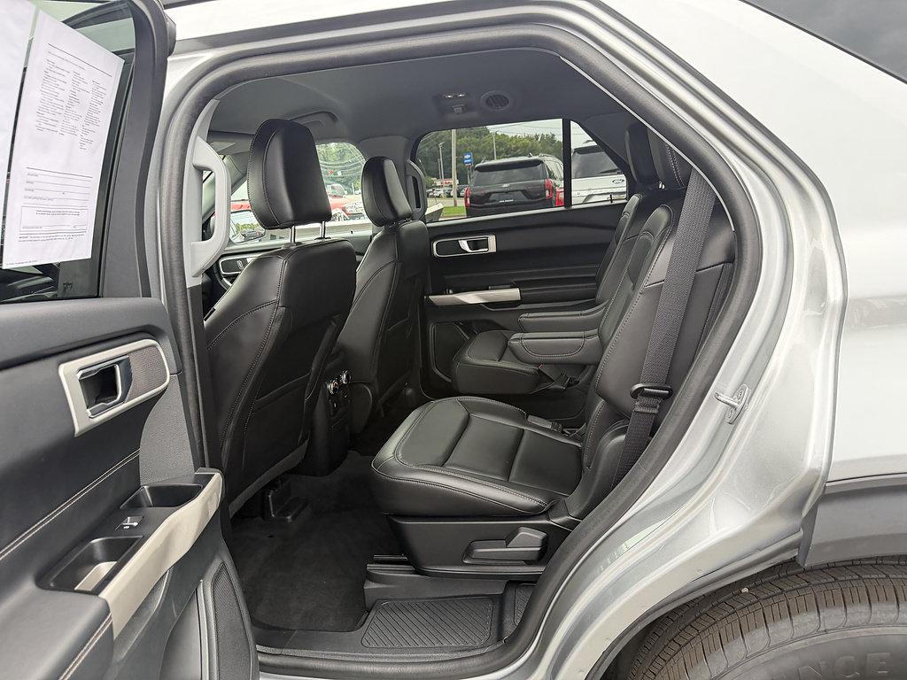 Certified 2023 Ford Explorer XLT w/ Equipment Group 202A AWD/4WD image 12