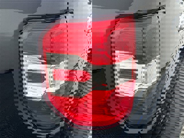 Certified 2022 Ford Maverick Lariat image 24