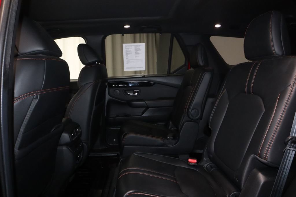 Used 2025 Honda Pilot TrailSport image 22