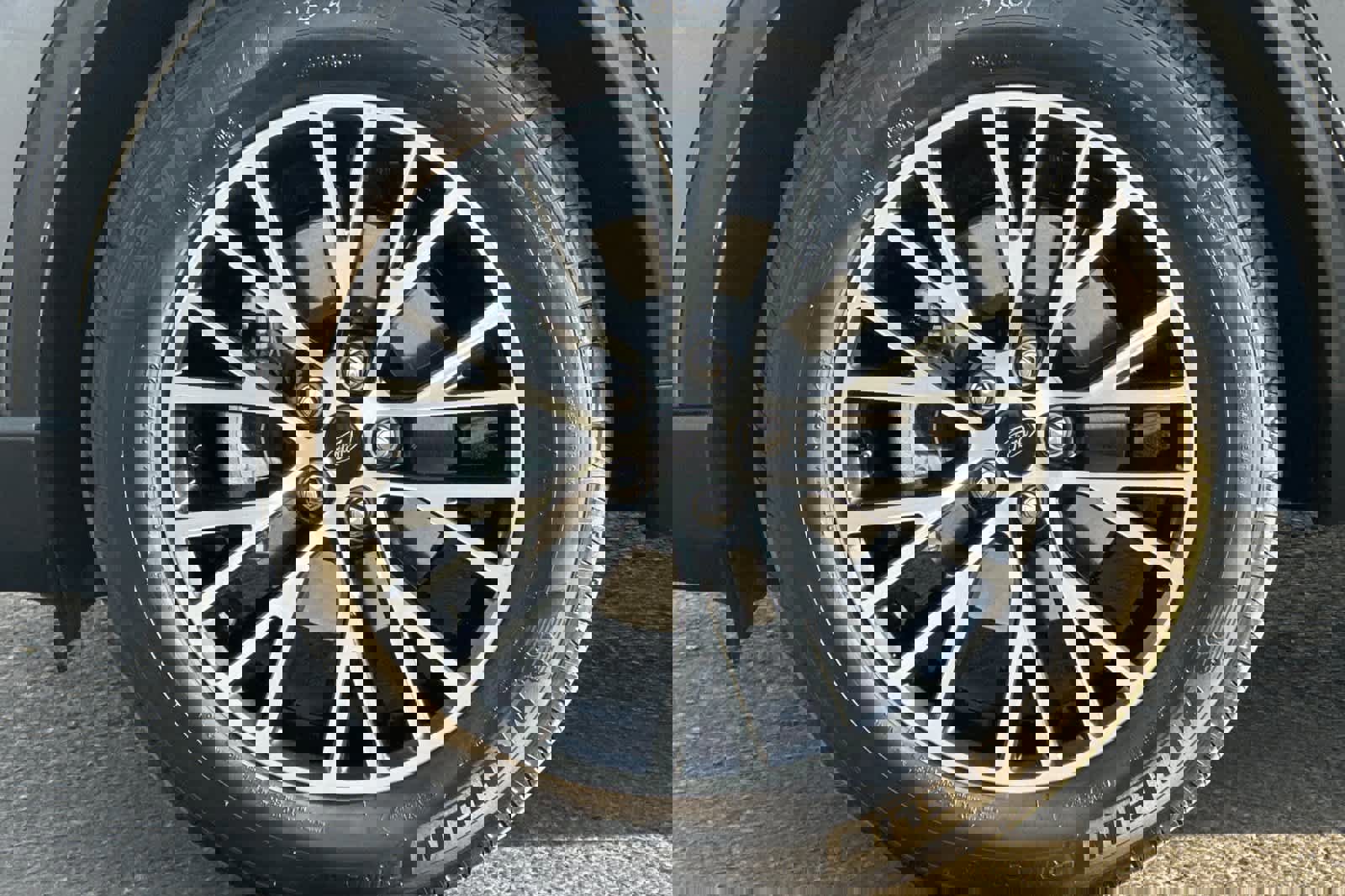 Certified 2025 Ford Escape SE w/ PHEV Premium Package image 27