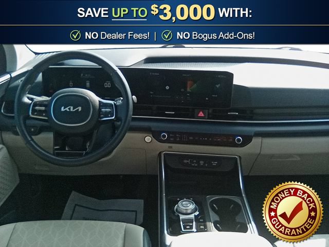 Used 2025 Kia Carnival EX FWD image 17