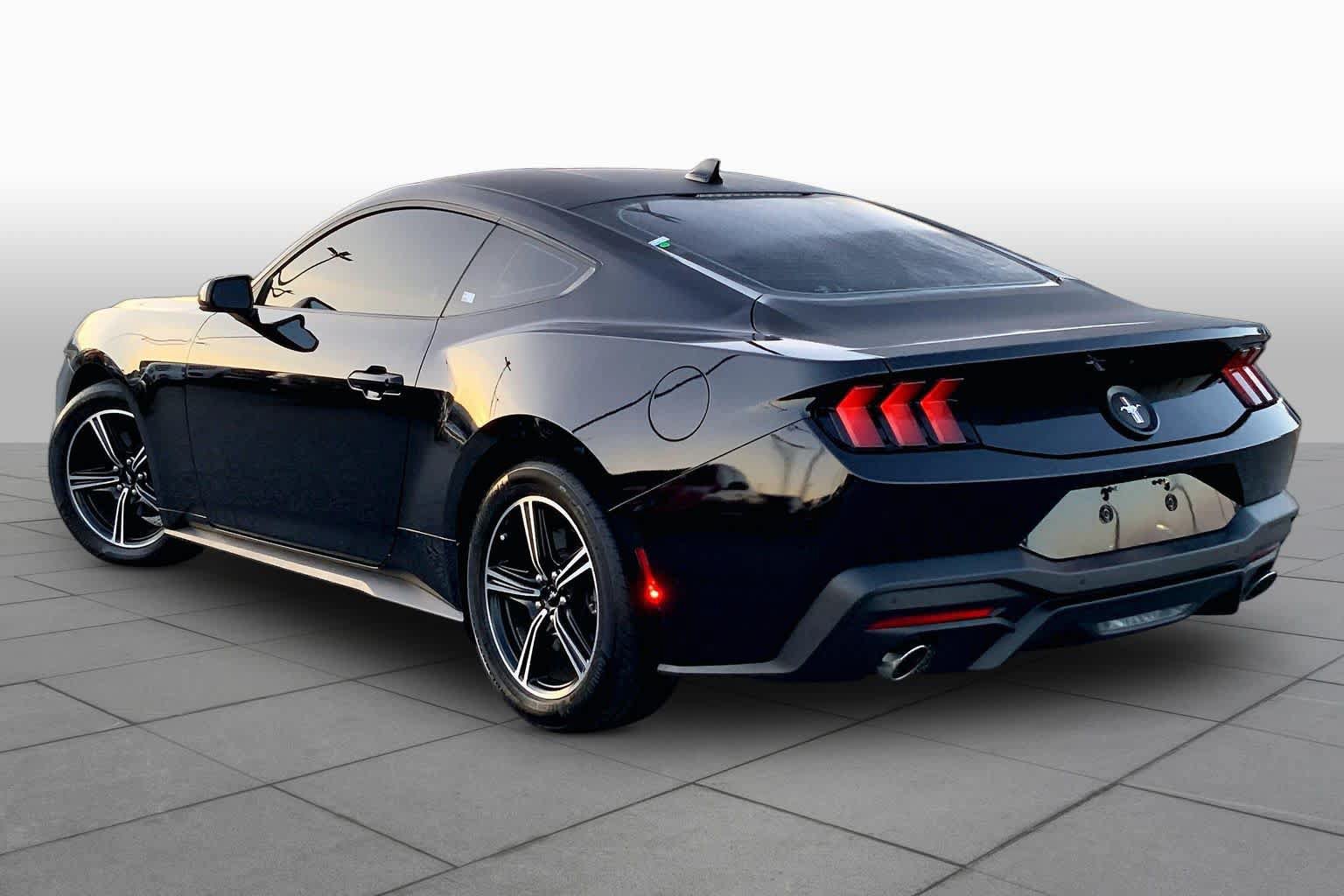 Certified 2025 Ford Mustang Coupe RWD image 11