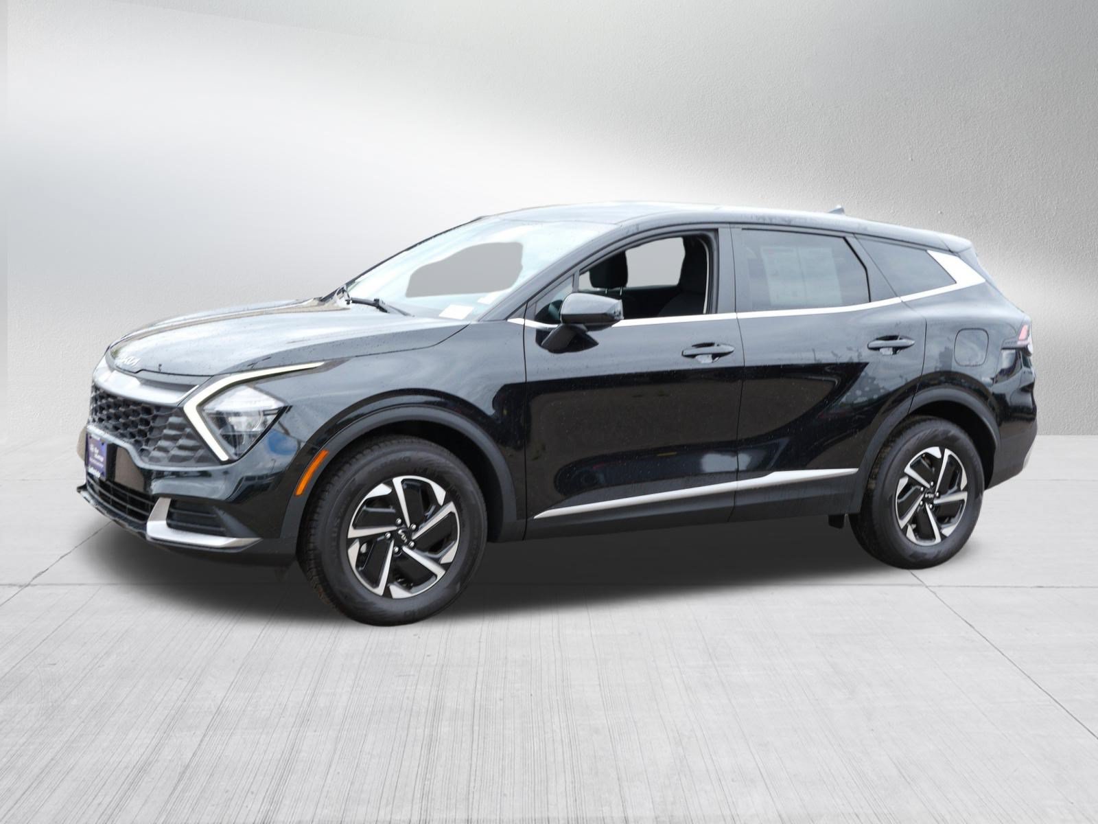 Used 2023 Kia Sportage LX AWD/4WD image 3