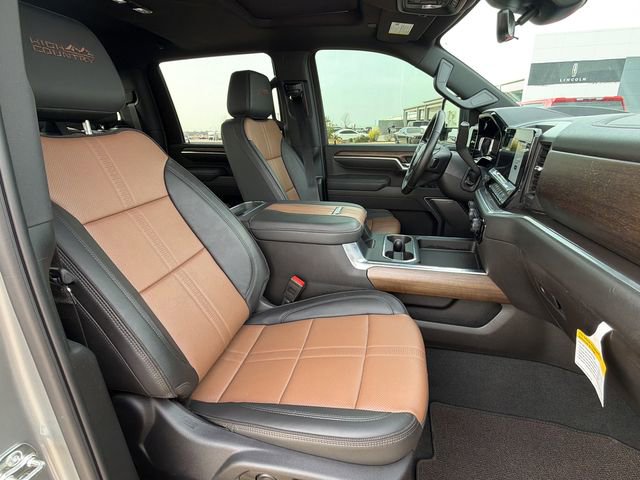 Used 2025 Chevrolet Silverado 3500 High Country w/ High Country Premium Package image 12