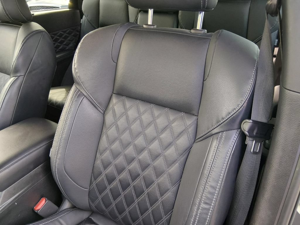 Used 2023 Mitsubishi Outlander SEL FWD image 11
