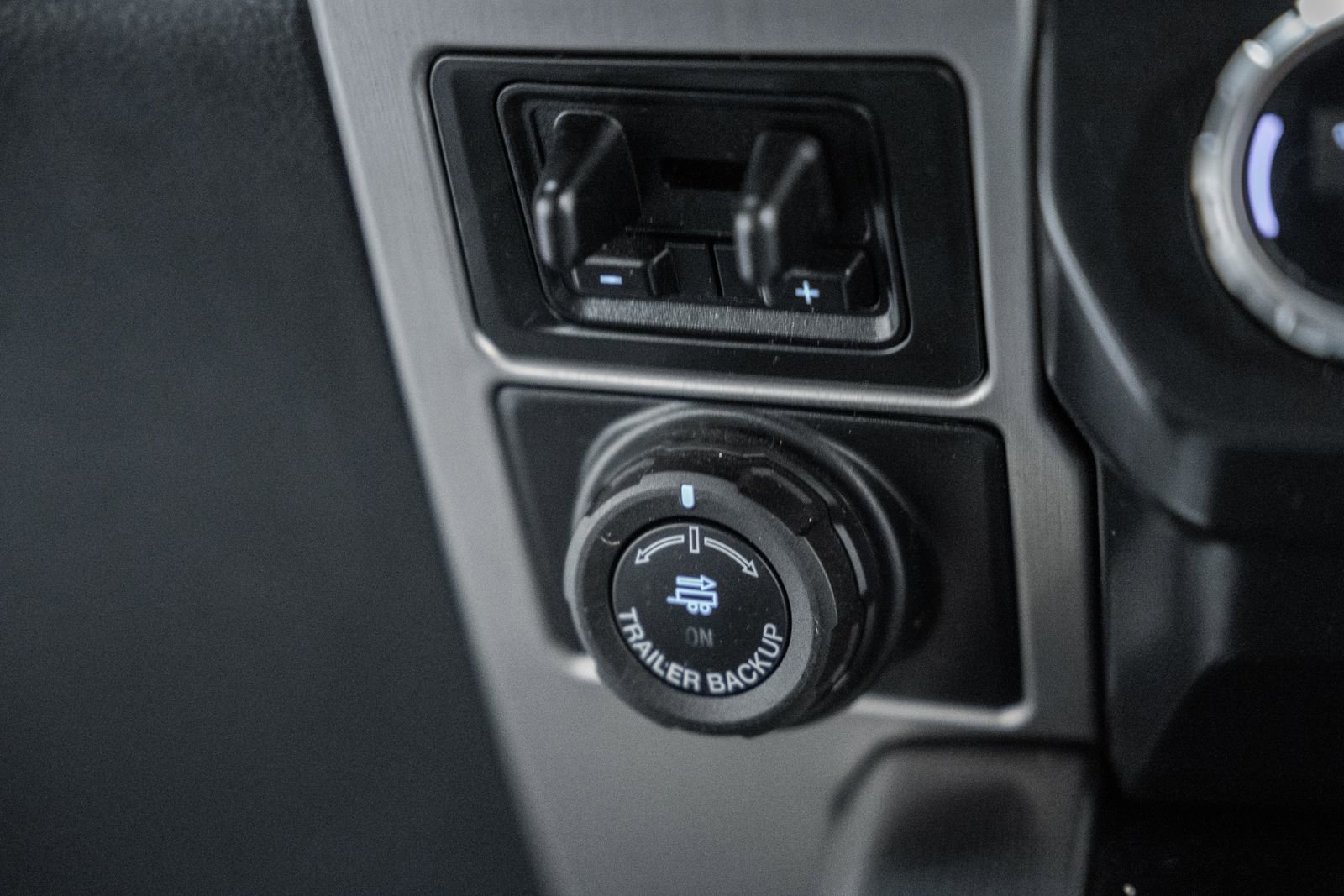 Certified 2022 Ford F250 Platinum w/ Snow Plow Prep Package image 30