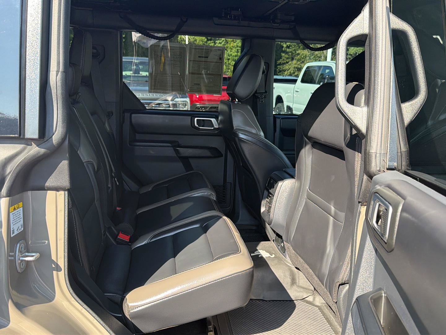 Certified 2025 Ford Bronco Outer Banks w/ Sasquatch Package AWD/4WD image 12