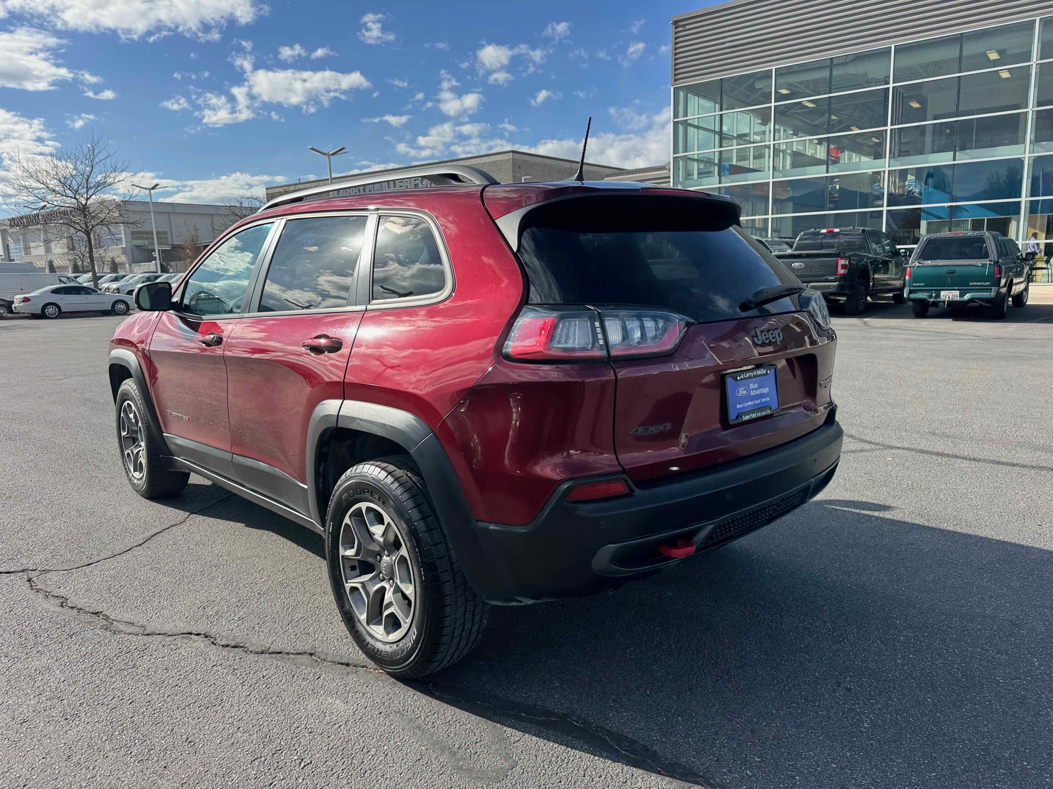 Used 2021 Jeep Cherokee Trailhawk w/ Comfort/Convenience Group image 3