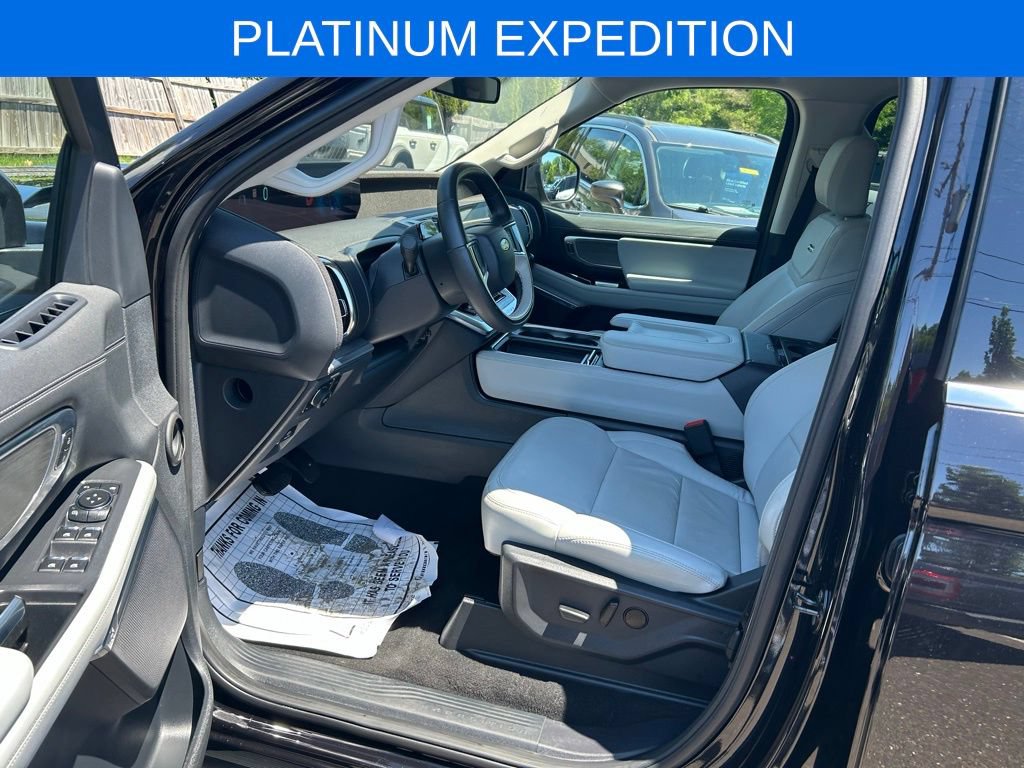 Certified 2025 Ford Expedition Platinum w/ Driver's Package AWD/4WD image 12