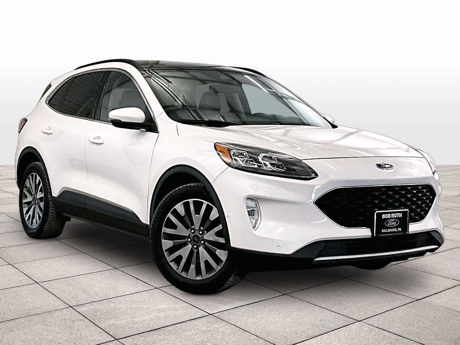 Certified 2020 Ford Escape Titanium w/ Titanium Premium Package 2.0 AWD/4WD image 2