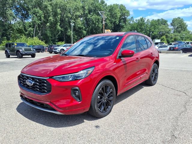 Certified 2024 Ford Escape ST-Line Elite AWD/4WD image 3