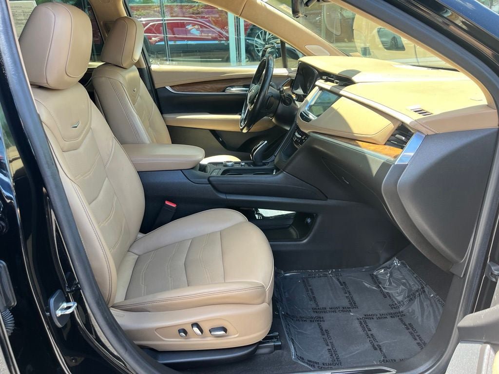 Used 2021 Cadillac XT5 Premium Luxury w/ Platinum Package FWD image 21