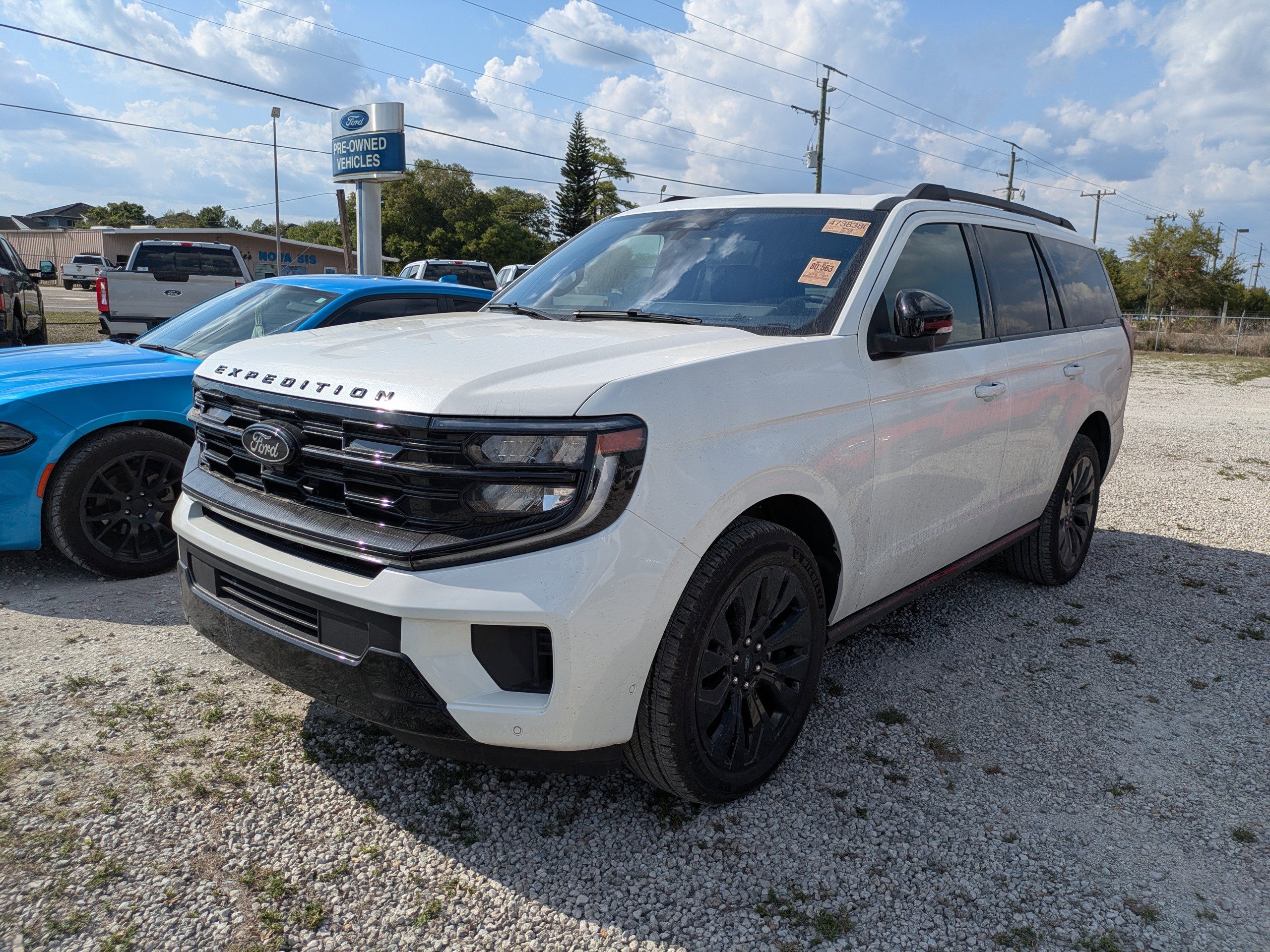 Certified 2025 Ford Expedition Platinum w/ Stealth Appearance Package image 4
