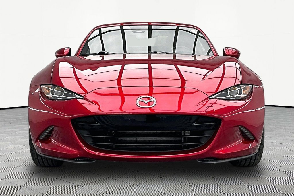 Used 2021 MAZDA MX-5 Miata RF Grand Touring RWD image 3
