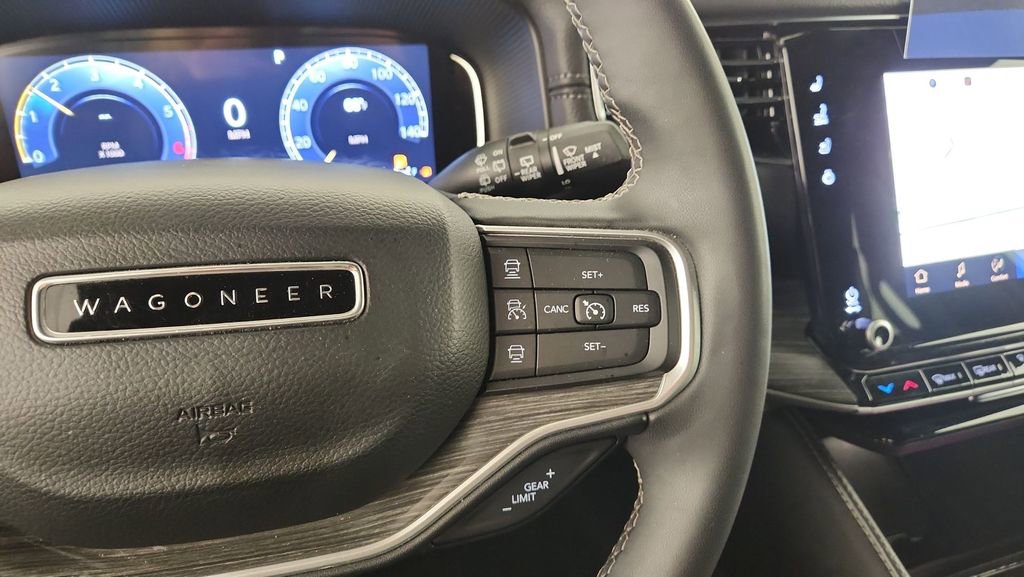 Used 2024 Jeep Wagoneer L Series II w/ Flexible Seating Group image 18