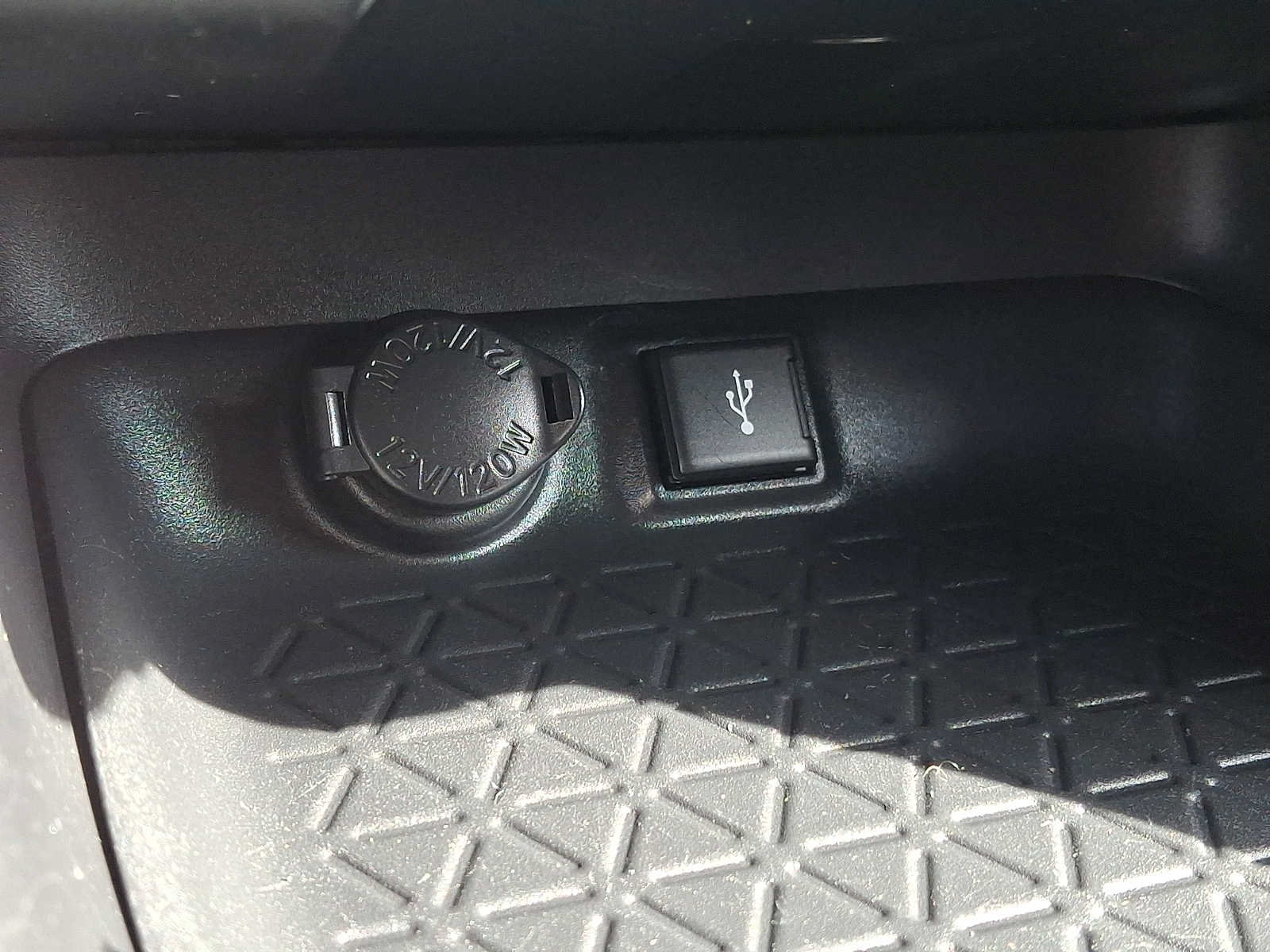 Used 2020 Toyota RAV4 LE w/ All Weather Liner Package AWD/4WD image 24