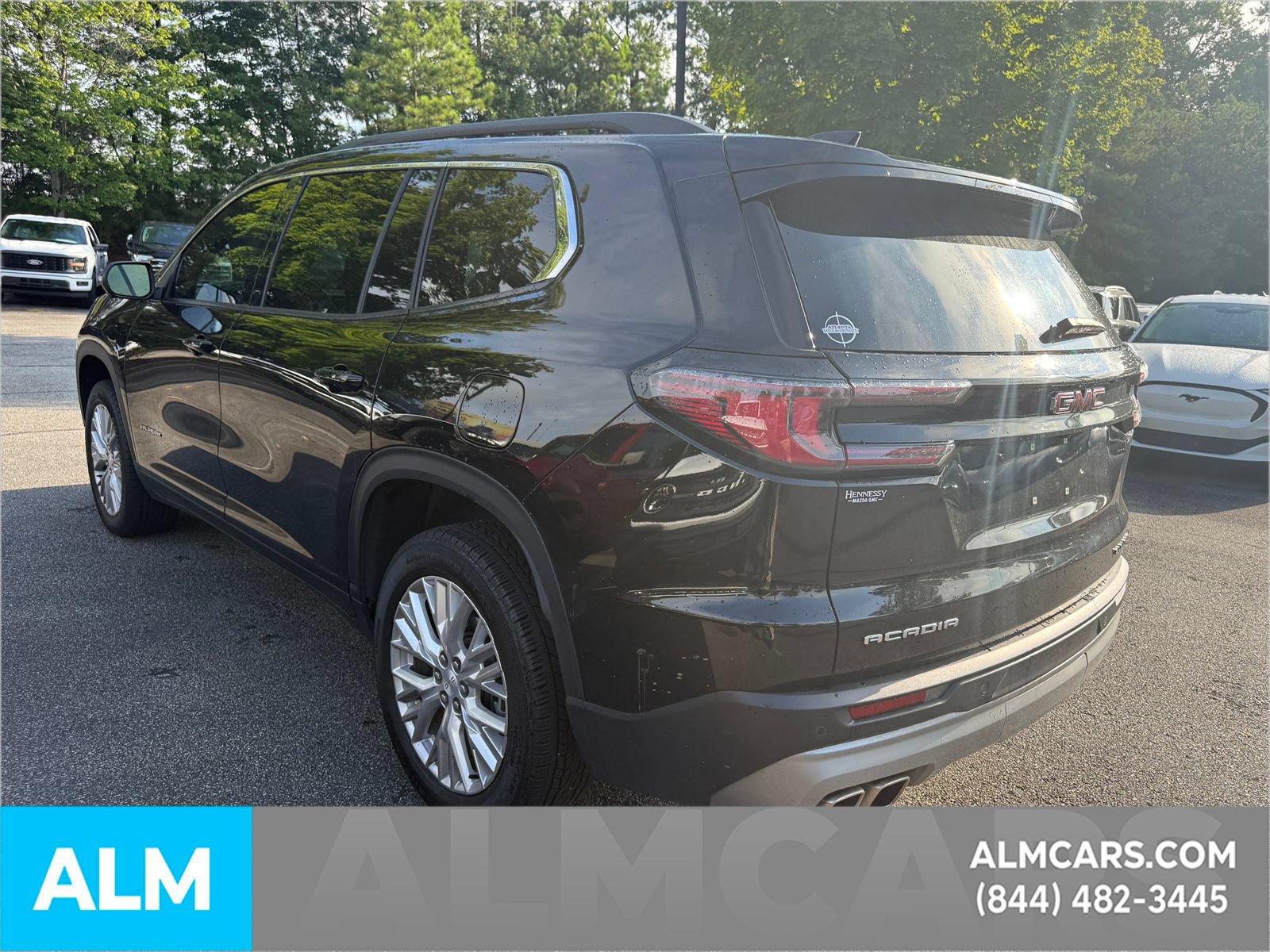 Used 2025 GMC Acadia Elevation w/ Elevation Premium Package FWD image 10