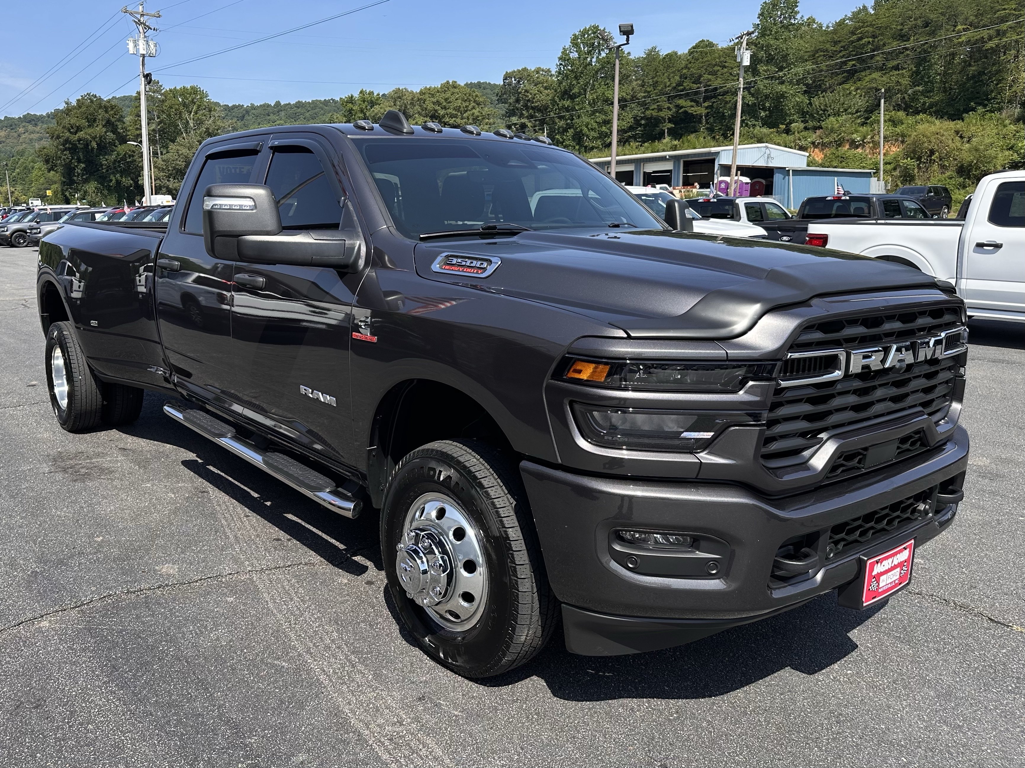 Used 2025 RAM 3500 Big Horn AWD/4WD image 4