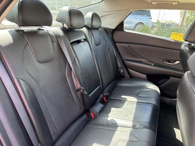 Used 2022 Hyundai Elantra Limited image 13