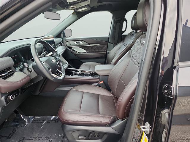 Certified 2025 Ford Explorer Platinum w/ LUX Leather Package AWD/4WD image 11