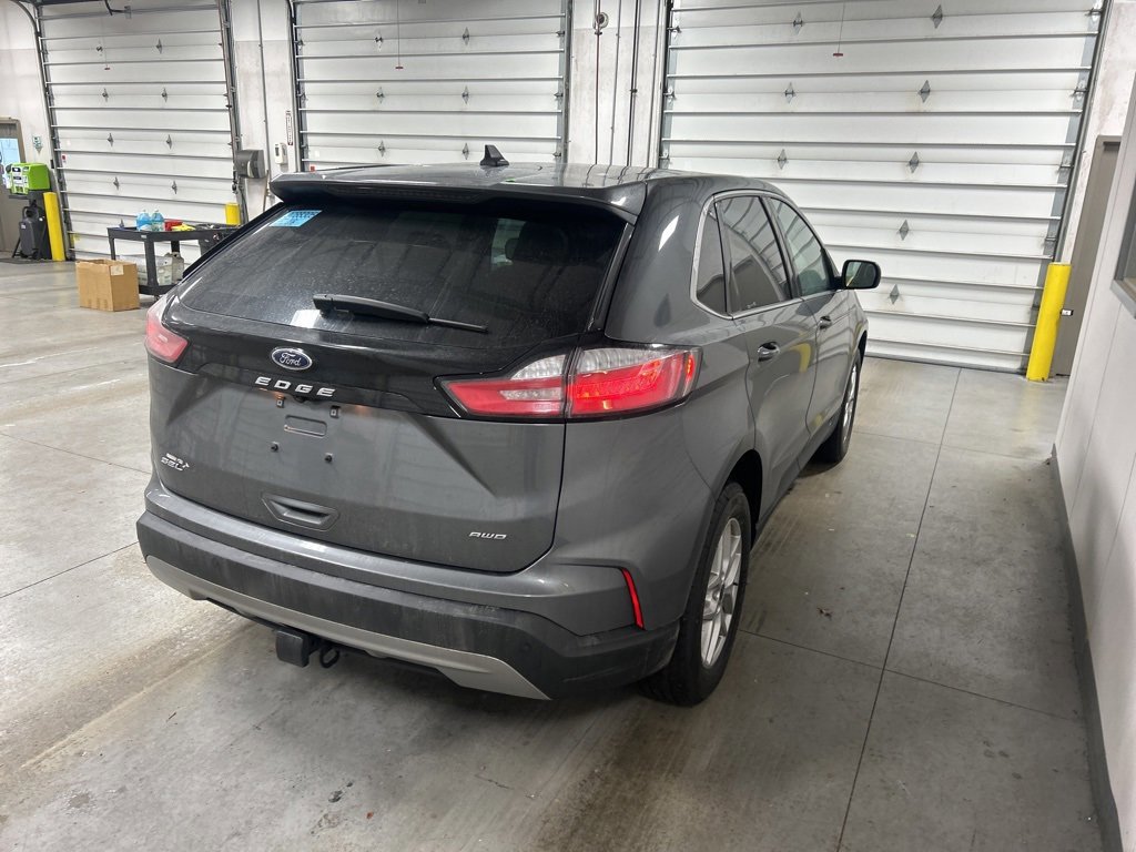 Certified 2022 Ford Edge SEL w/ Convenience Package image 3