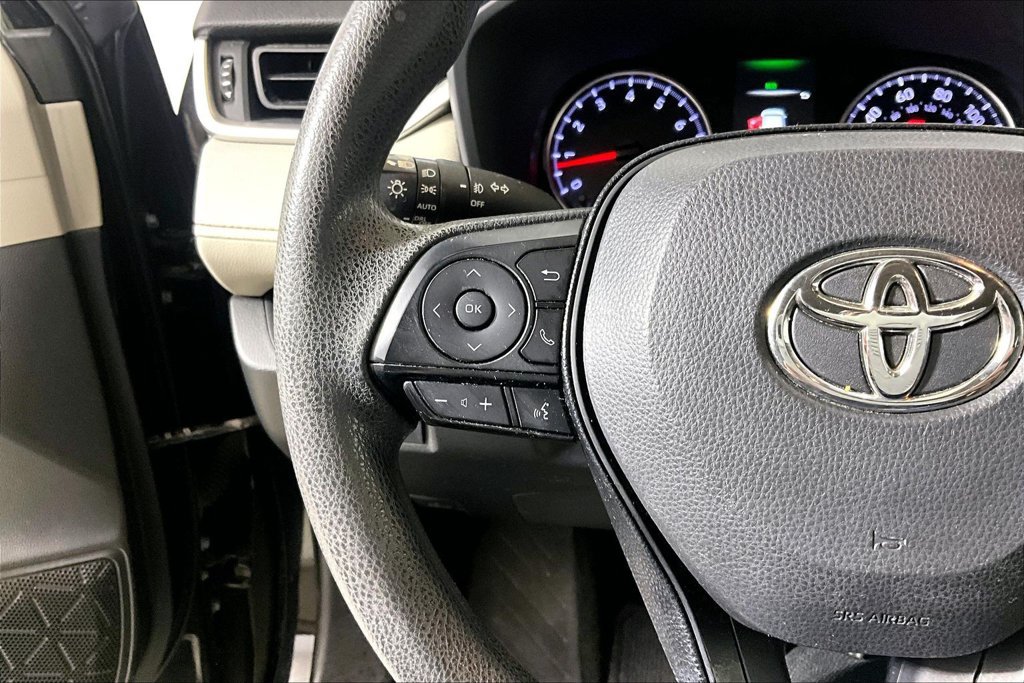 Used 2019 Toyota RAV4 XLE FWD image 14