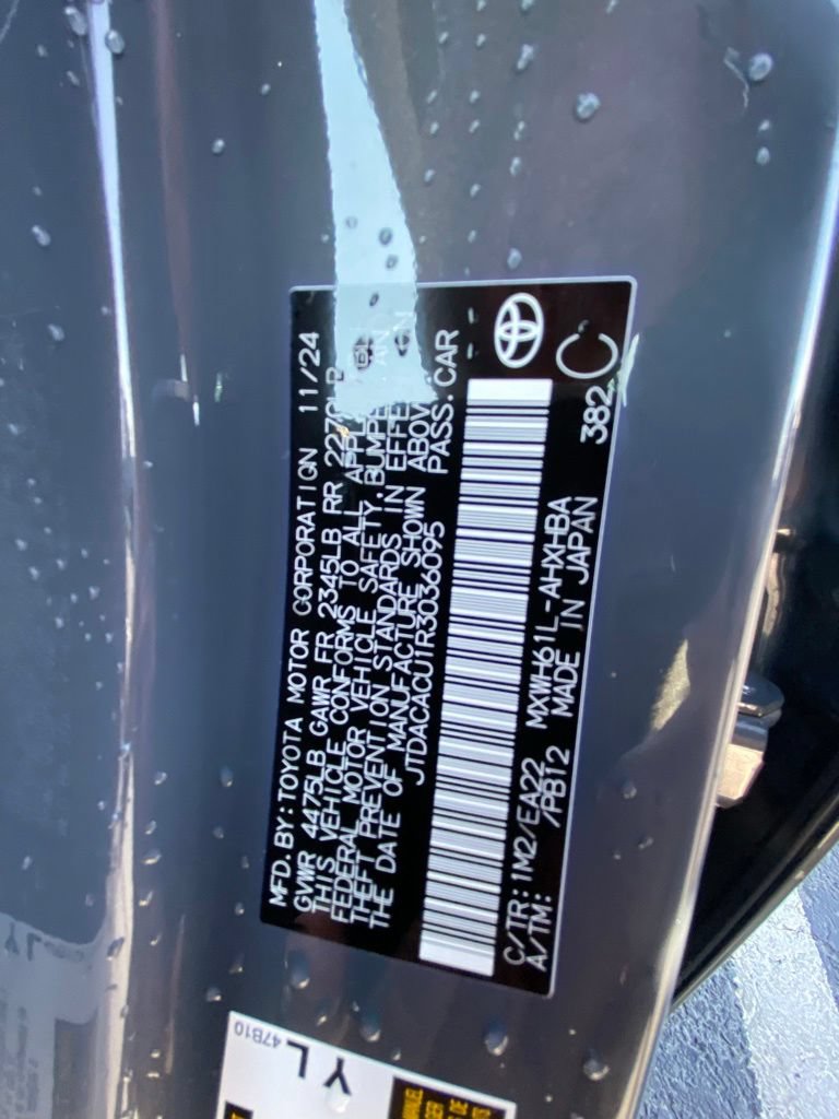 Used 2024 Toyota Prius Prime Premium FWD image 32